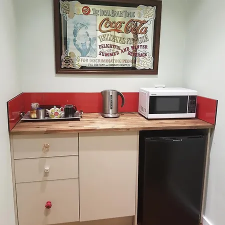 Tantarra Guest House - Pet Friendly Warners Bay Exterior photo